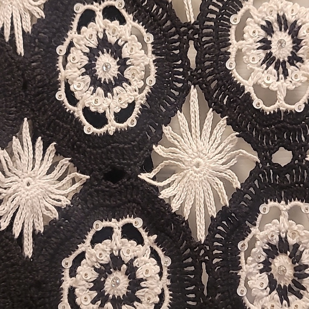 JUST B Black and White Crocheted Cardigan Tie Front, Sz Large - Picture 8 of 9